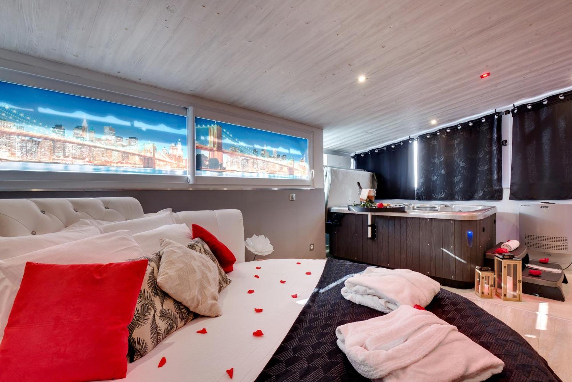 Suite Brooklyn Jacuzzi Vichy Exterior foto